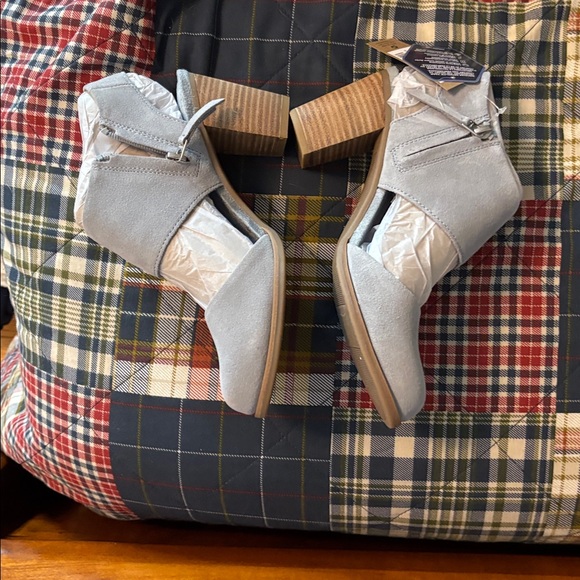 Toms Light Gray Ankle Booties - Picture 2 of 5